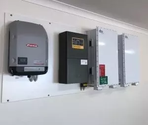 Fronius-Selectronic-20kWh-DCS-Lithium-Phosphate-Batteries-300x254 off grid solar power system