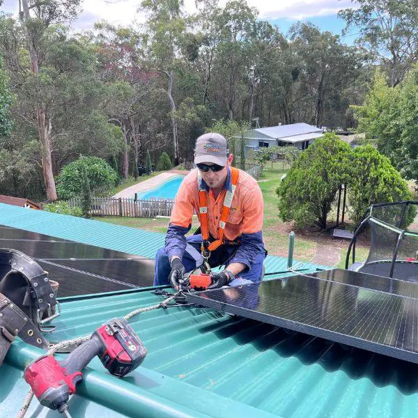 solar panel installer